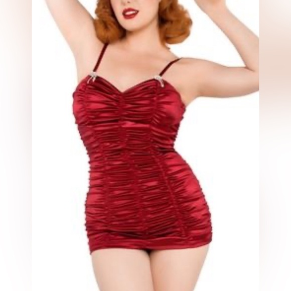 Pinup Couture retro-inspired “Marilyn” swimsuit - Picture 1 of 6